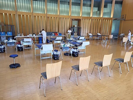 Blutspende im Kultursaal Gomaringen Kultursaal Gomaringen vorbereitet für die Blutspende
